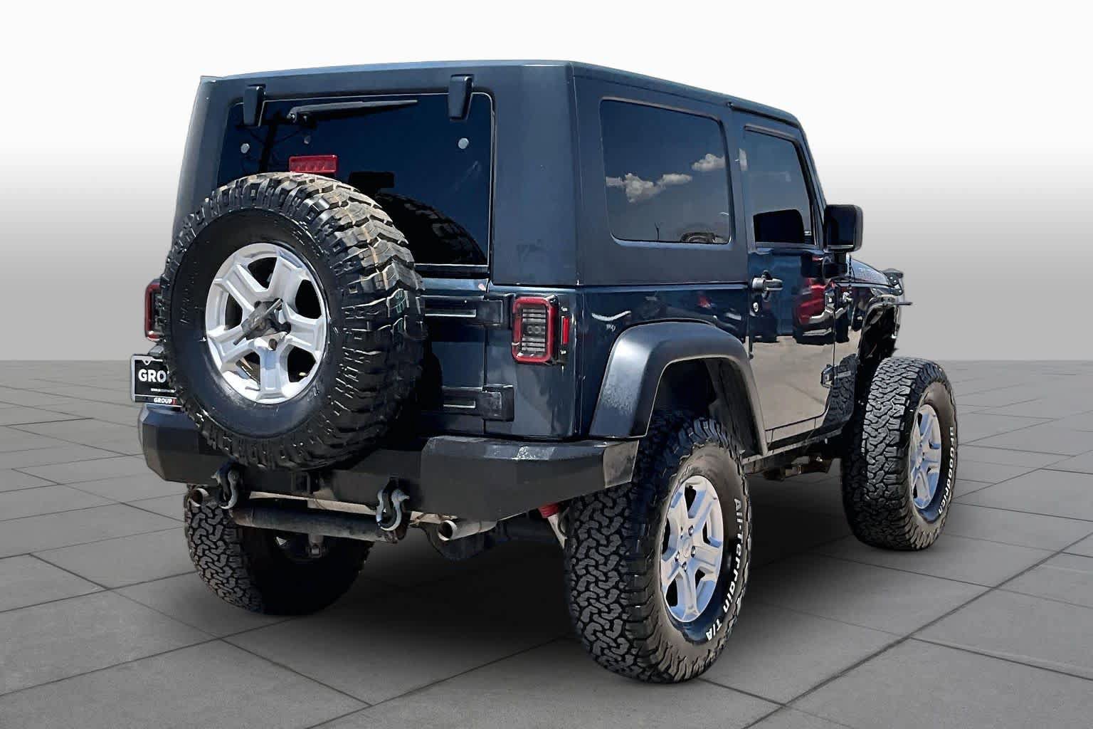 Used 2008 Jeep Wrangler Rubicon w/ Dual Top Group AWD/4WD image 12