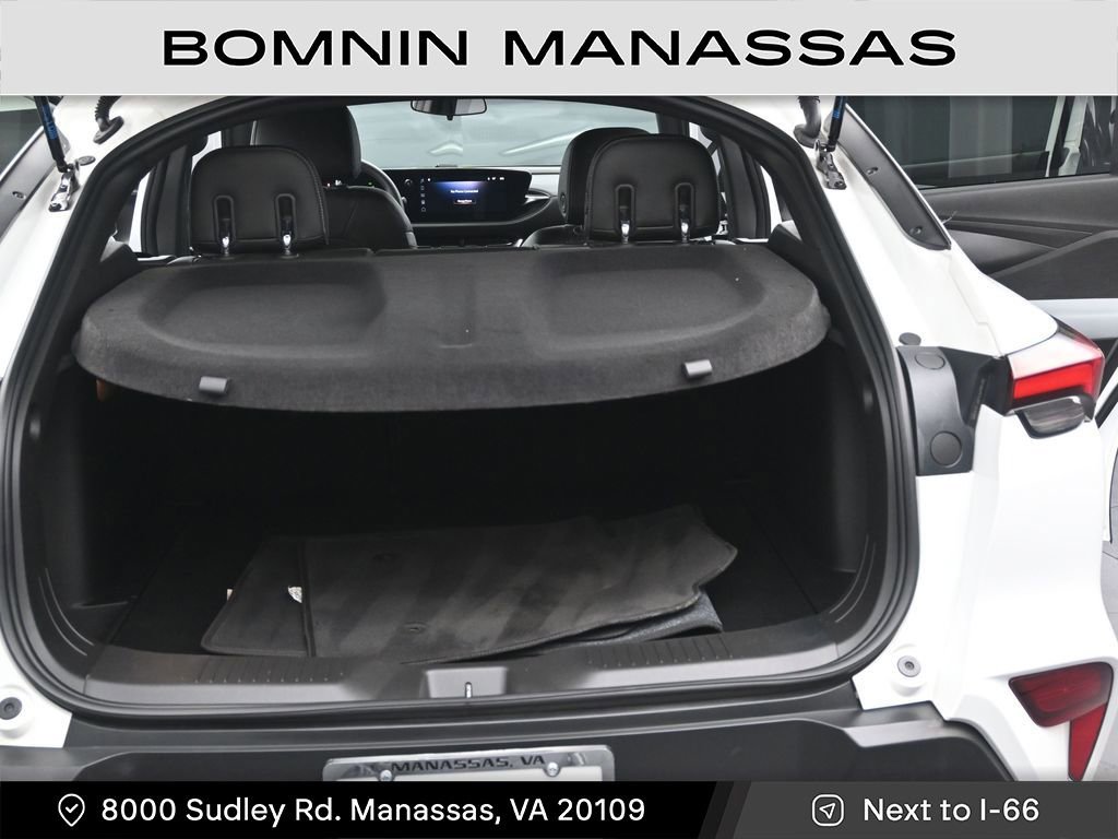 Used 2024 Buick Envista Preferred w/ Advanced Safety Package image 11