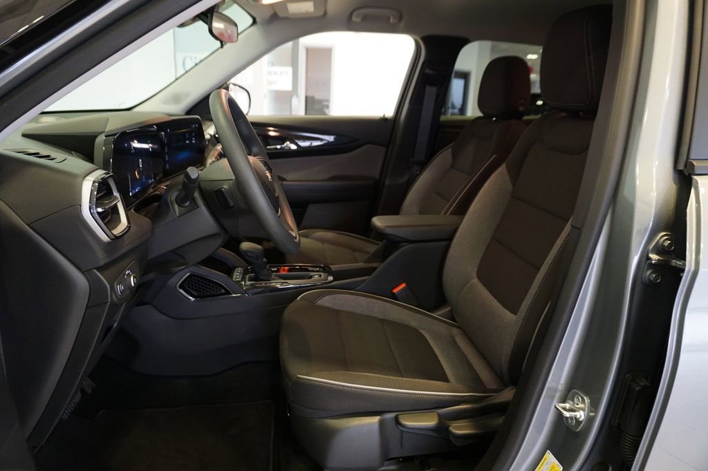 Certified 2025 Chevrolet TrailBlazer LS w/ LS Convenience Package image 10