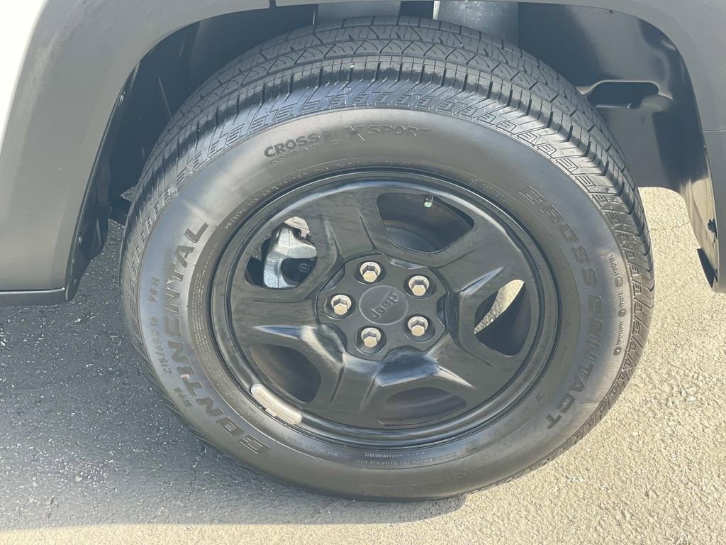 Used 2022 Jeep Renegade Sport image 6