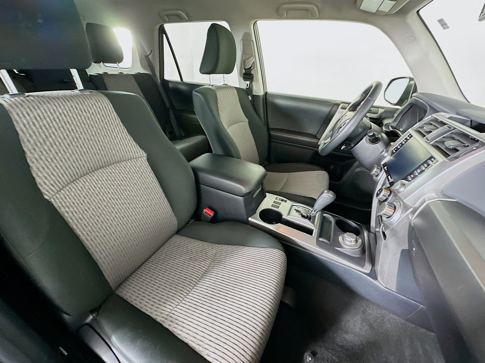 Used 2024 Toyota 4Runner SR5 image 30