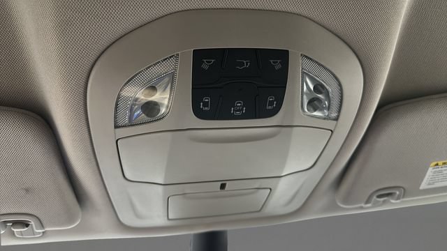 Used 2023 Chrysler Voyager LX FWD image 12