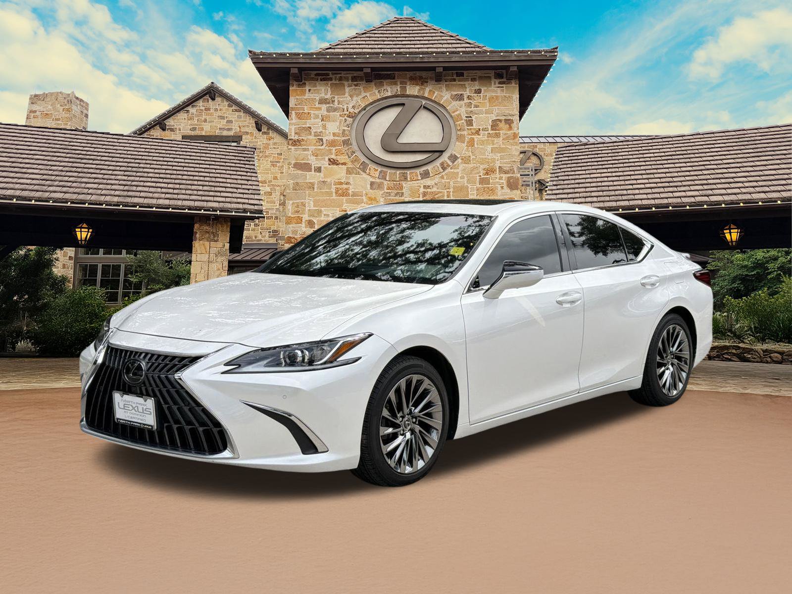 Certified 2024 Lexus ES 300h w/ Technology Package FWD image 4