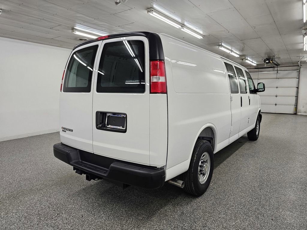 New 2026 Chevrolet Express 2500 Extended RWD image 4