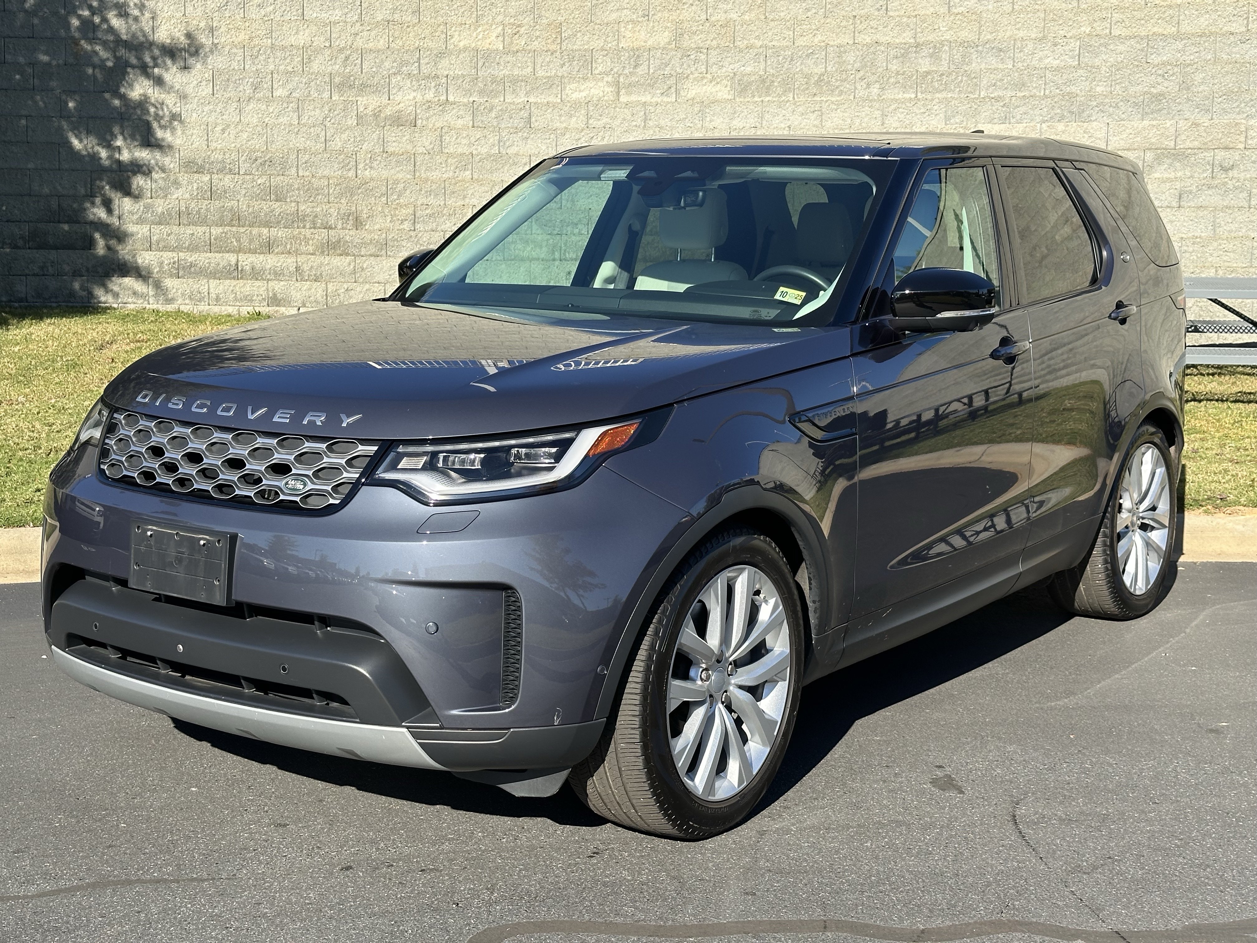Used 2024 Land Rover Discovery S AWD/4WD image 1