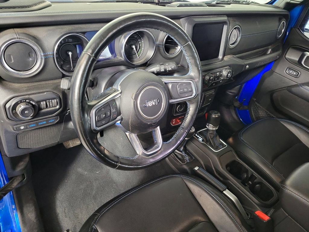 Used 2022 Jeep Wrangler Unlimited Rubicon 4xe w/ Cold Weather Group AWD/4WD image 11