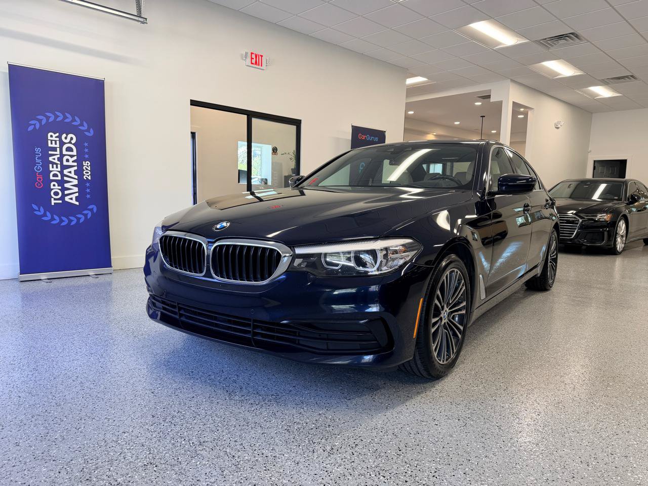 Used 2019 BMW 530i w/ Convenience Package RWD image 3