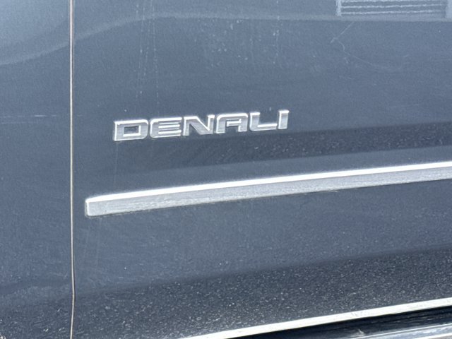 Used 2019 GMC Yukon XL Denali w/ Denali Ultimate Package AWD/4WD image 18