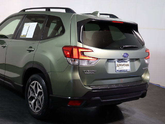 Used 2020 Subaru Forester Premium AWD/4WD image 11