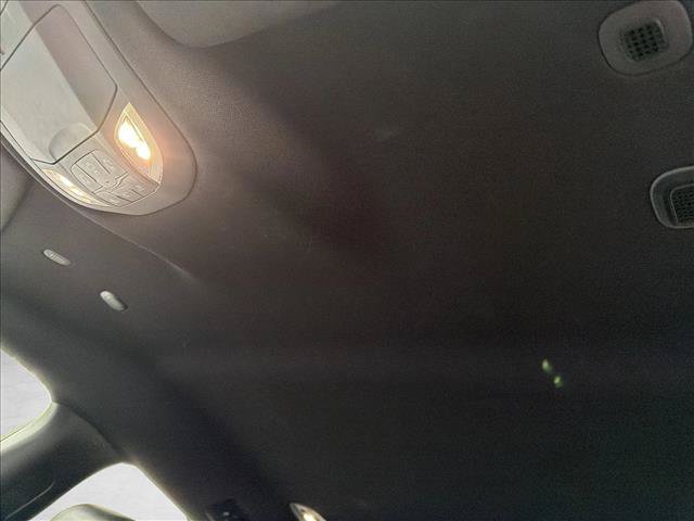 Used 2025 Chrysler Pacifica Select FWD image 19