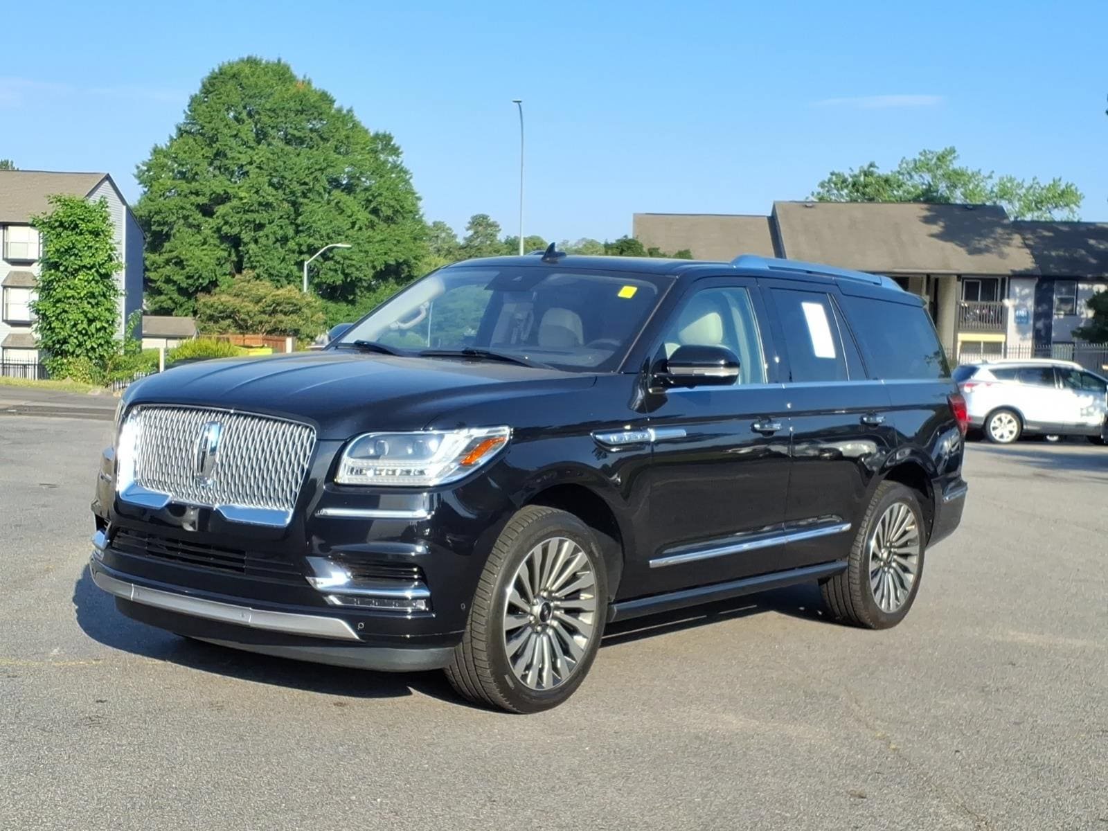 Used 2019 Lincoln Navigator Reserve AWD/4WD image 7