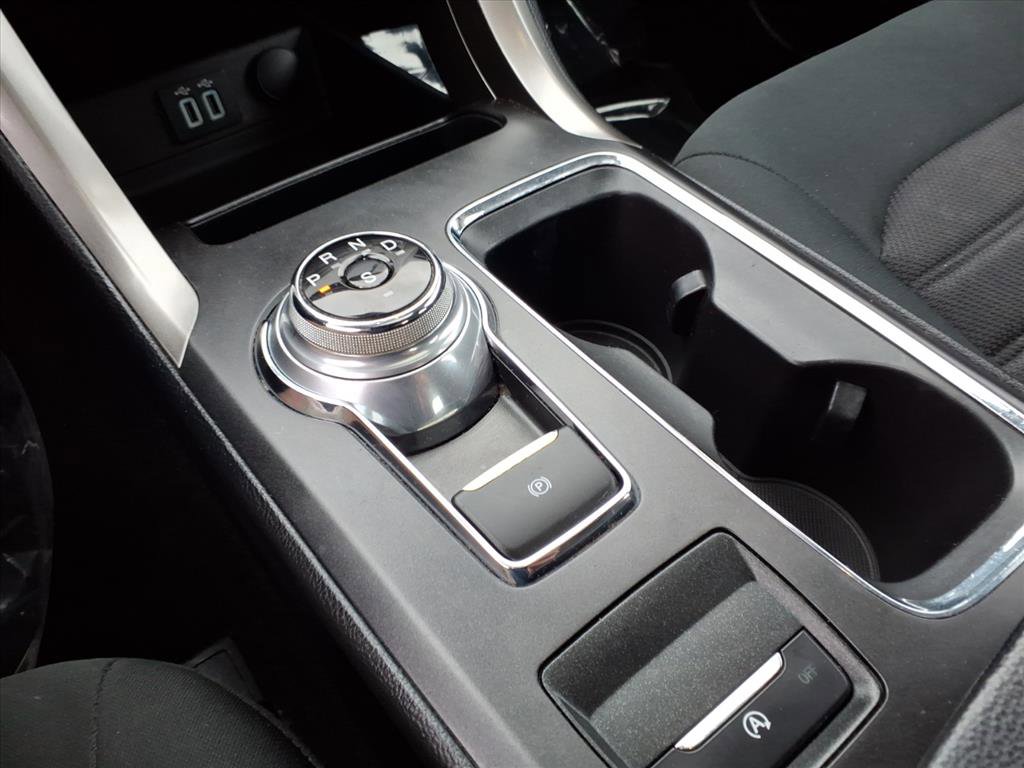 Used 2019 Ford Fusion SE image 18