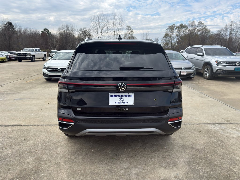 Used 2026 Volkswagen Taos SE FWD image 6