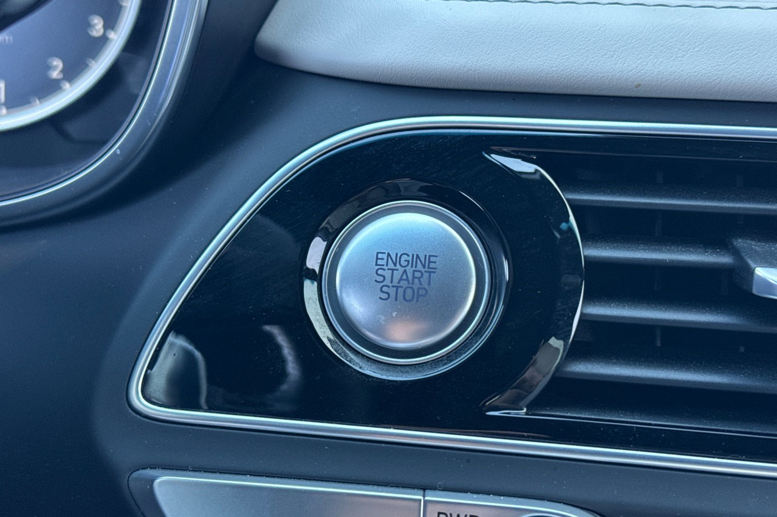 Used 2022 Genesis G70 3.3T image 31