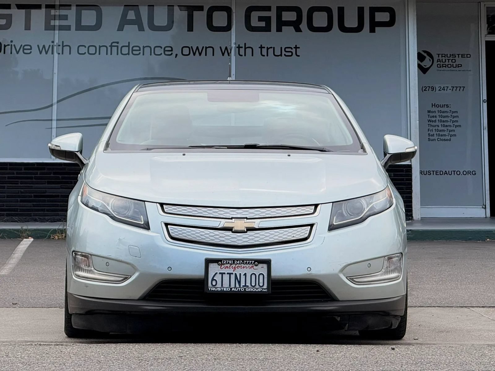 Used 2011 Chevrolet Volt Premium w/ Premium Trim Package FWD image 3