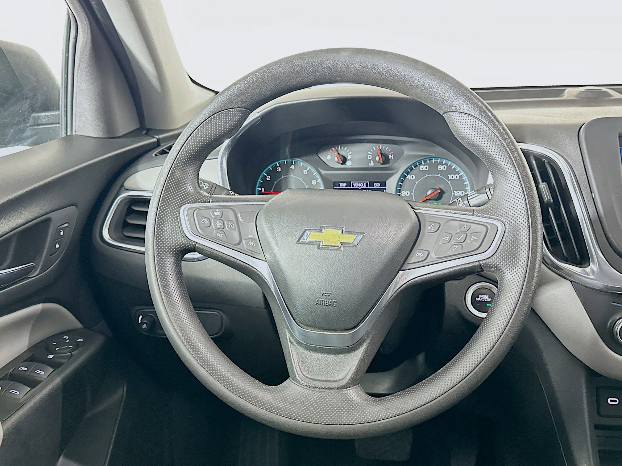 Used 2023 Chevrolet Equinox LS image 17