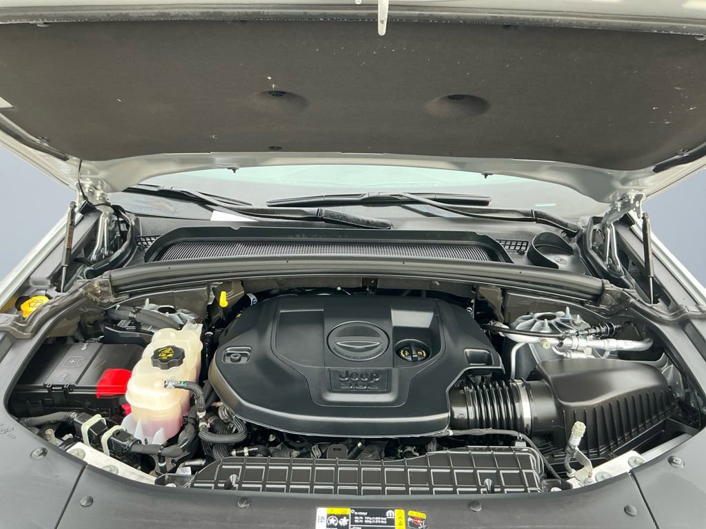 Used 2025 Jeep Grand Cherokee Laredo X w/ Luxury Tech Group I image 18