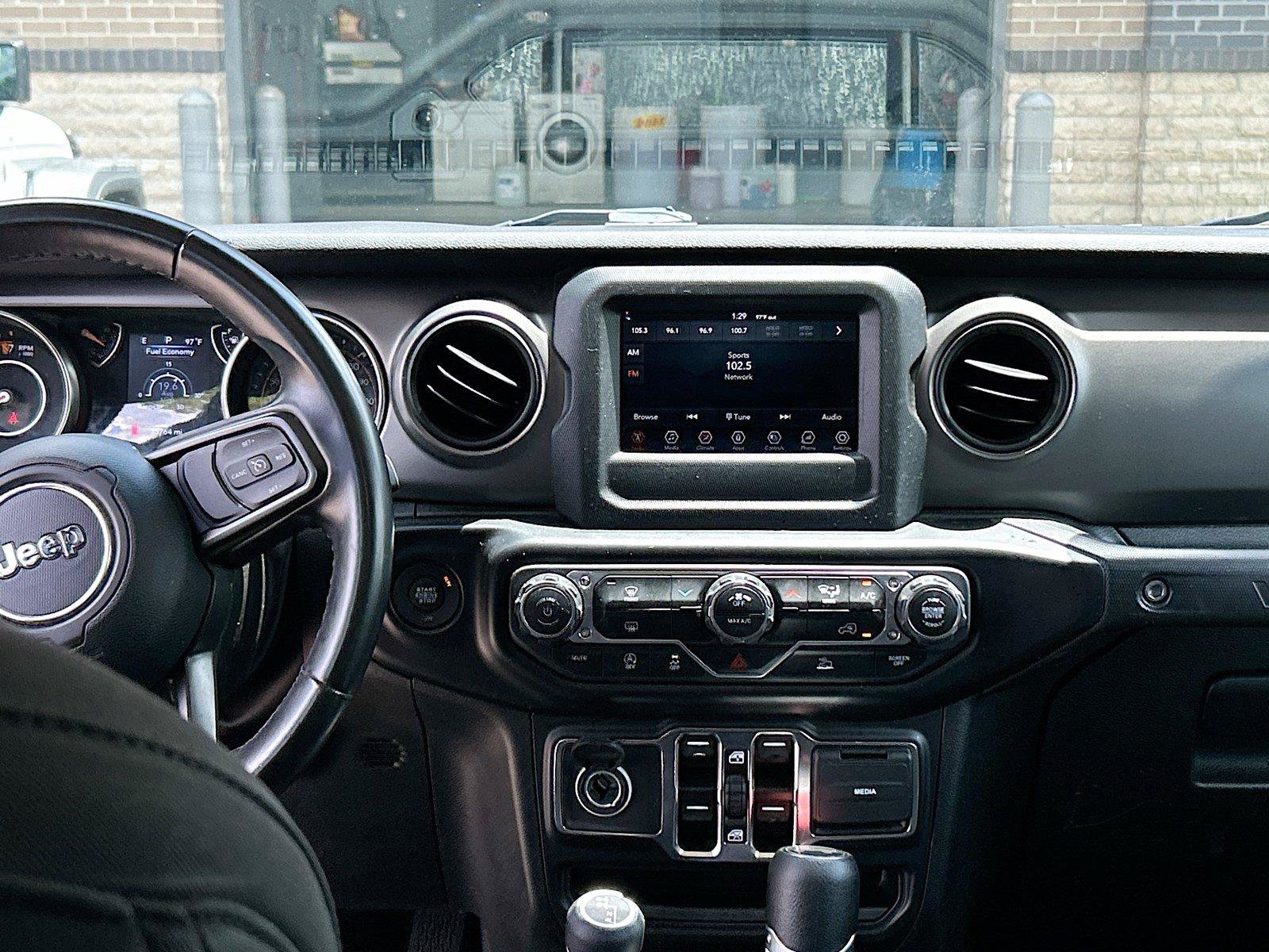 Used 2022 Jeep Wrangler Unlimited Sport AWD/4WD image 19