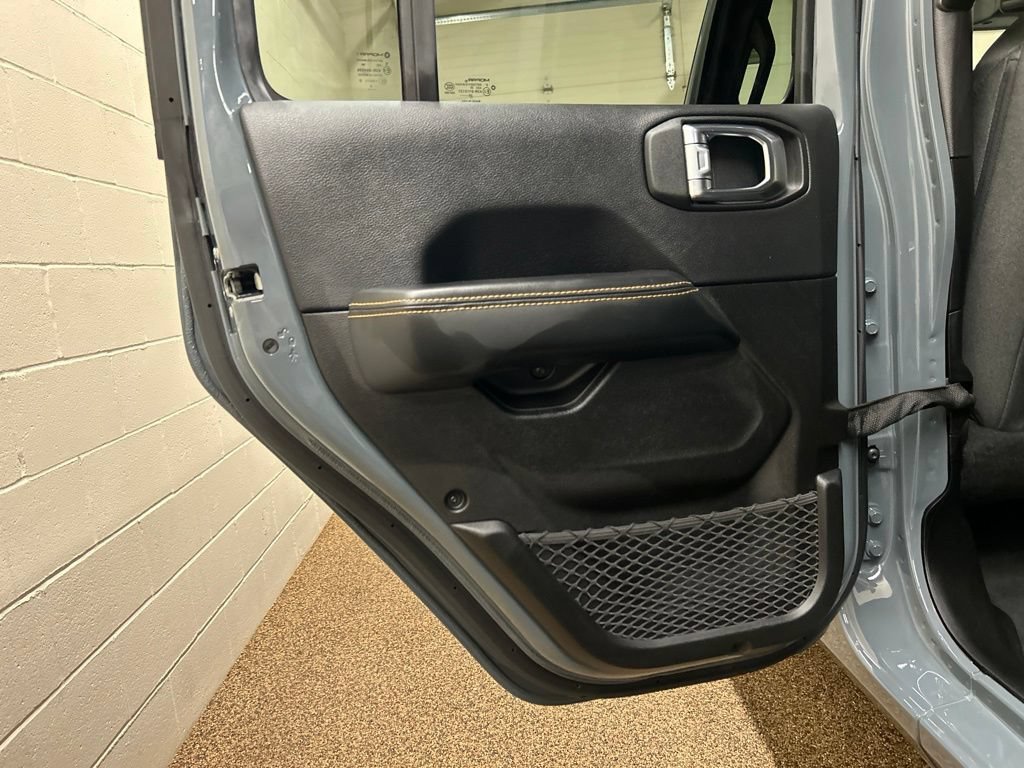 Used 2025 Jeep Wrangler Unlimited Sahara w/ Safety Group AWD/4WD image 14