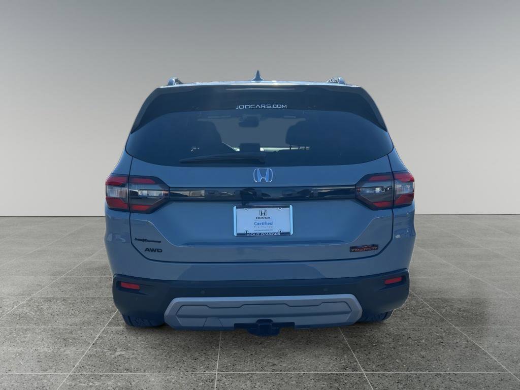 Certified 2025 Honda Pilot TrailSport image 5