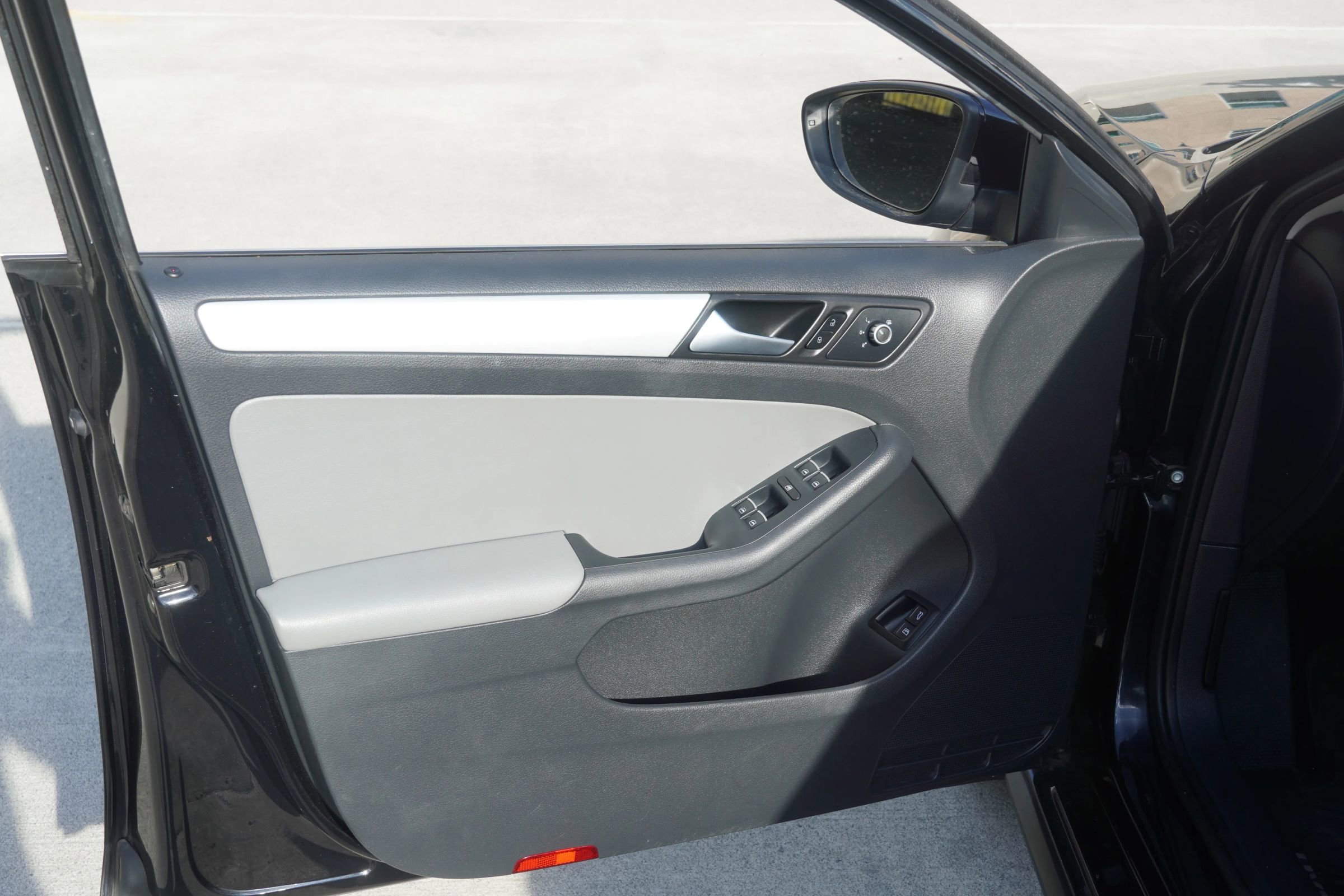 Used 2014 Volkswagen Jetta SEL image 38