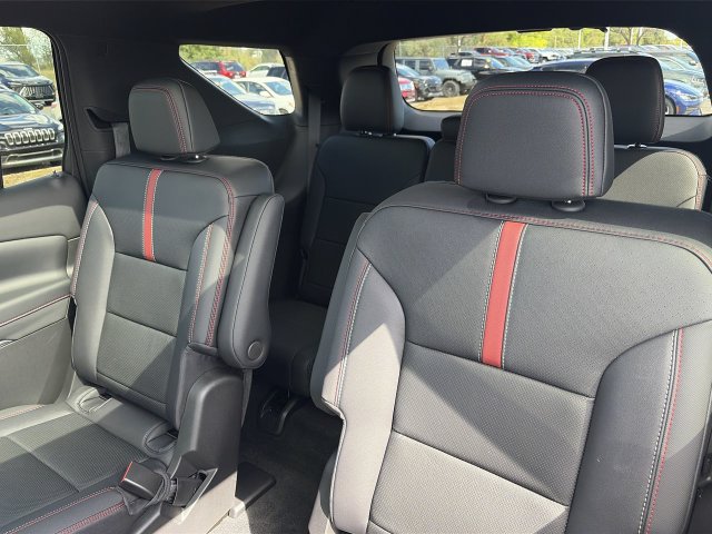Used 2026 Chevrolet Traverse RS w/ LPO, Floor Liner Package AWD/4WD image 32