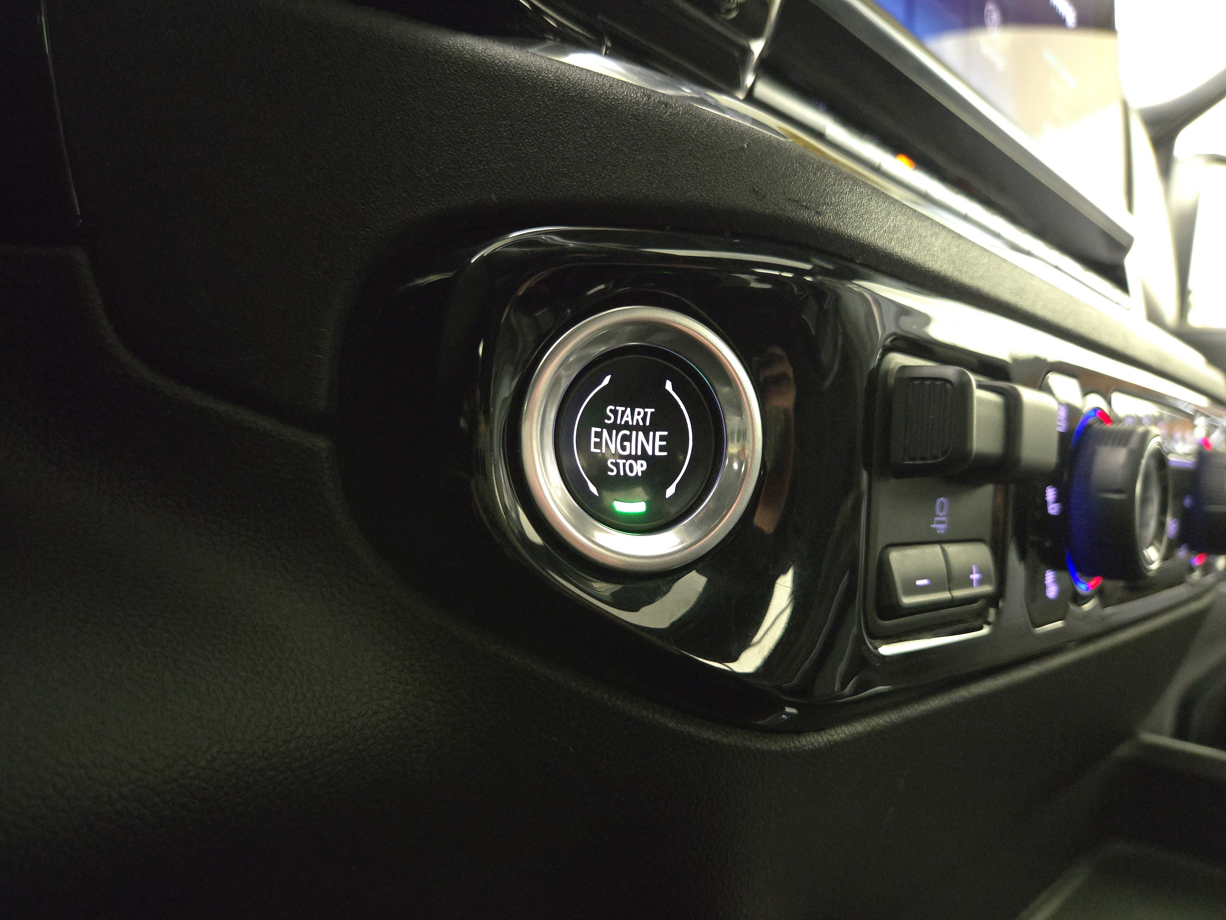 Certified 2024 Chevrolet Silverado 3500 High Country w/ High Country Premium Package image 26