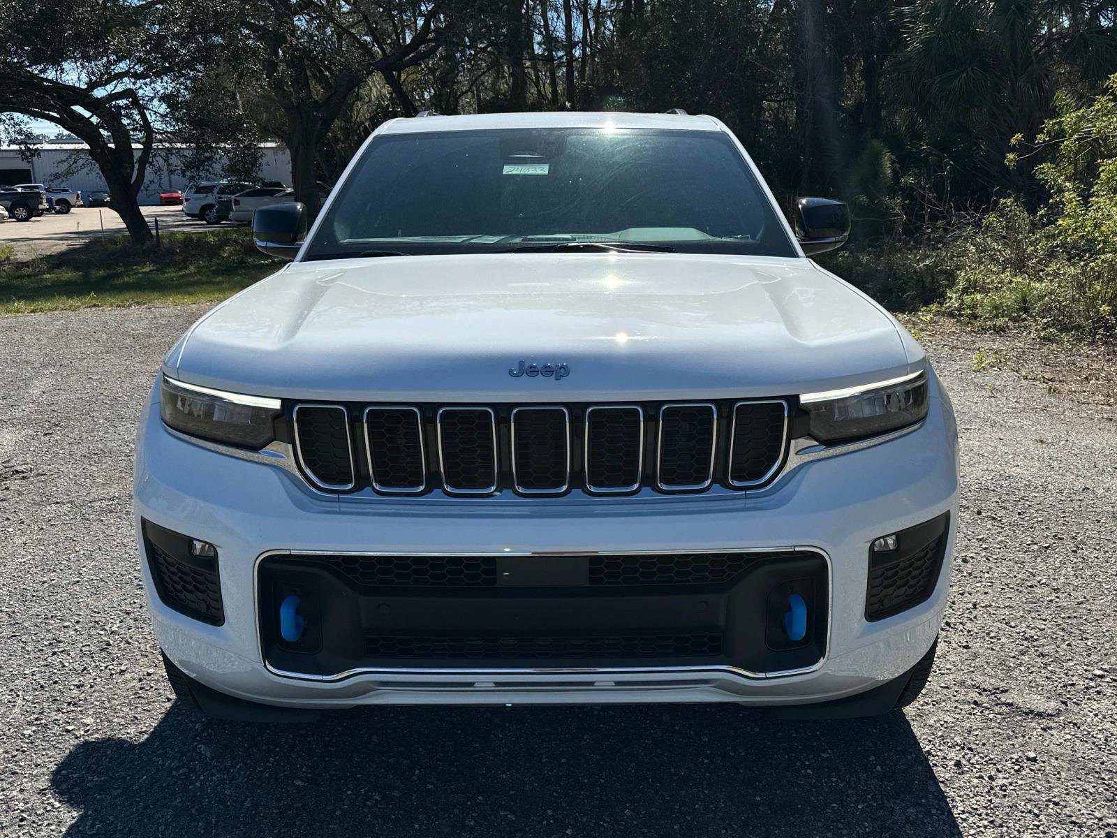 New 2024 Jeep Grand Cherokee Overland w/ Trailer Tow Package AWD/4WD image 8