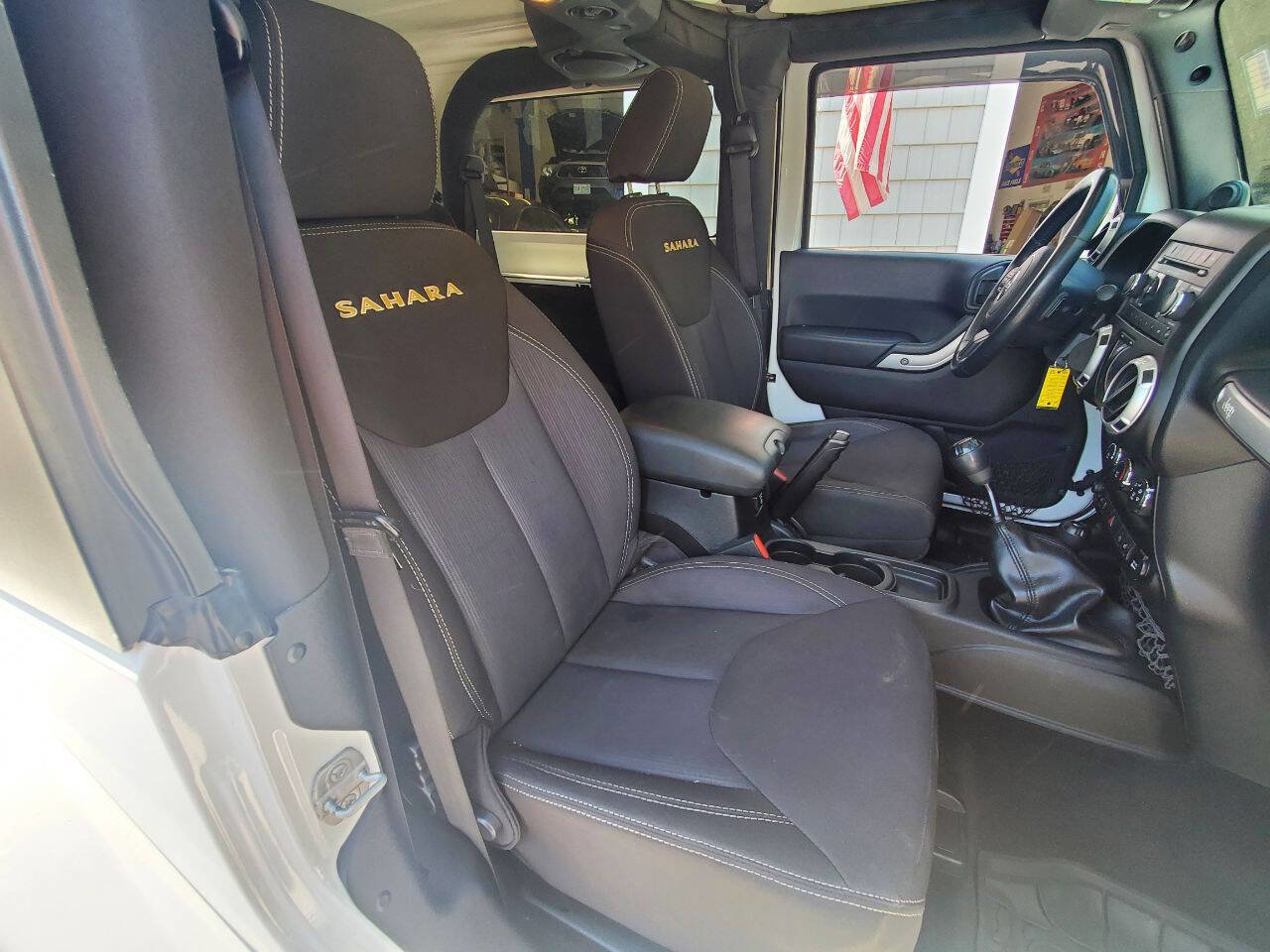 Used 2014 Jeep Wrangler Sahara w/ Connectivity Group image 11