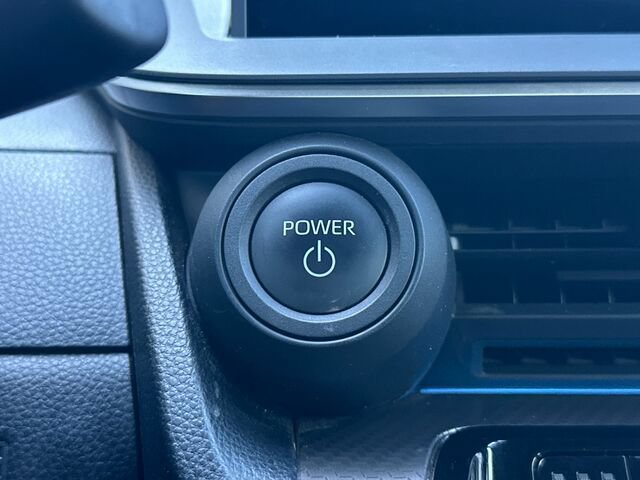 Used 2024 Toyota Prius XLE FWD image 25