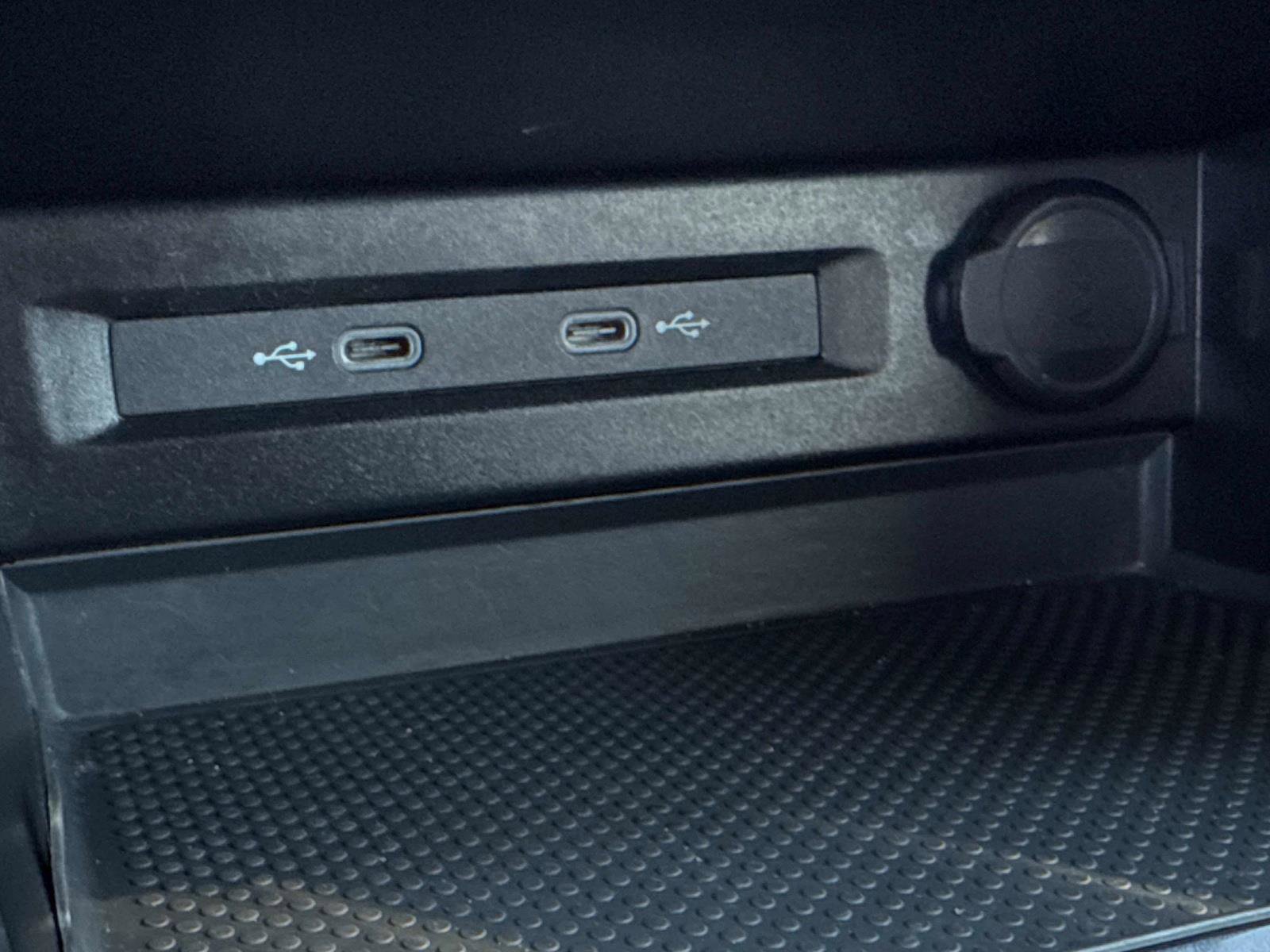 Used 2024 Volkswagen Tiguan Wolfsburg Edition image 29