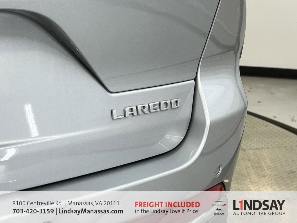 New 2025 Jeep Grand Cherokee Laredo w/ Luxury Tech Group I image 9