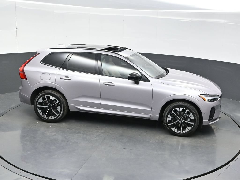 New 2026 Volvo XC60 B5 Plus w/ Climate Package PRO AWD/4WD image 37