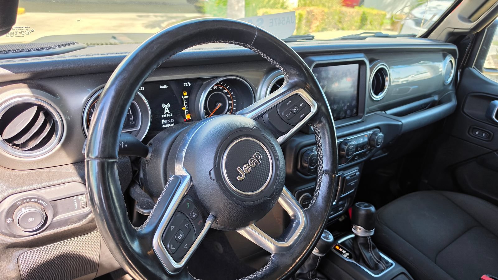 Used 2023 Jeep Wrangler Unlimited Sahara w/ Cold Weather Group AWD/4WD image 6