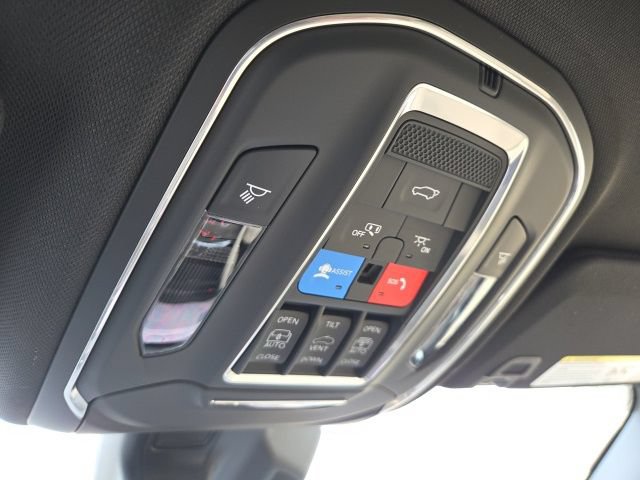 New 2026 Jeep Grand Cherokee Limited w/ Limited Altitude Package AWD/4WD image 14