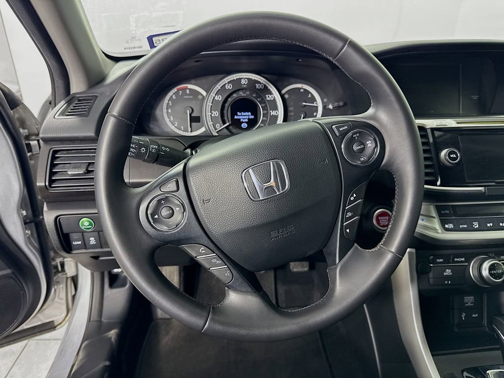 Used 2015 Honda Accord Touring image 12