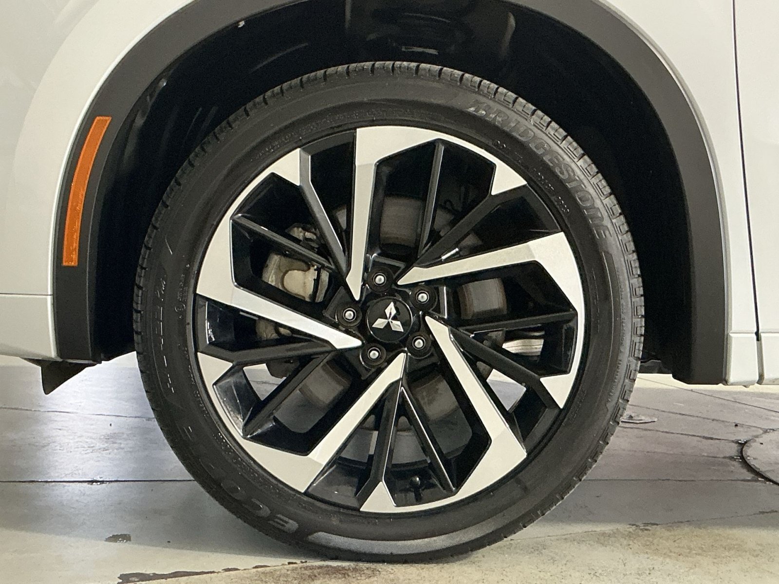 Used 2024 Mitsubishi Outlander SEL AWD/4WD image 13