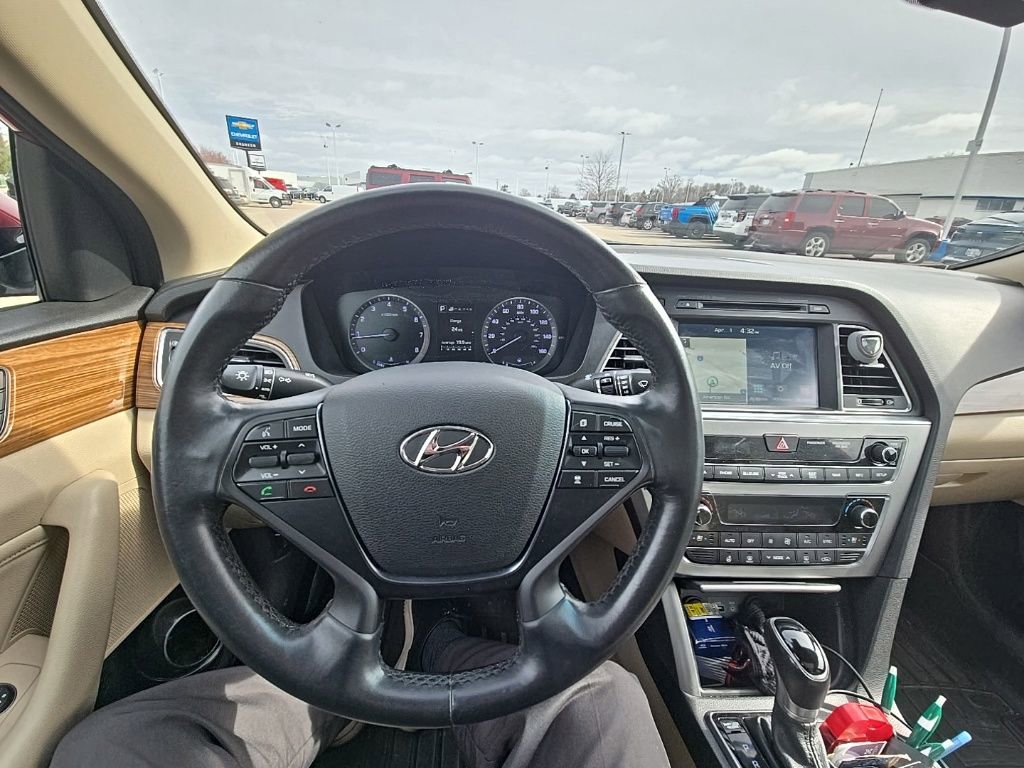 Used 2015 Hyundai Sonata Limited w/ Option Group 06 image 18