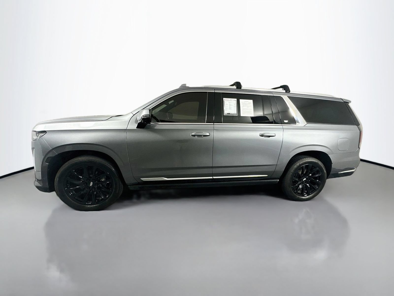 Used 2021 Cadillac Escalade ESV Premium Luxury w/ Driver Assist Tech Package AWD/4WD image 4