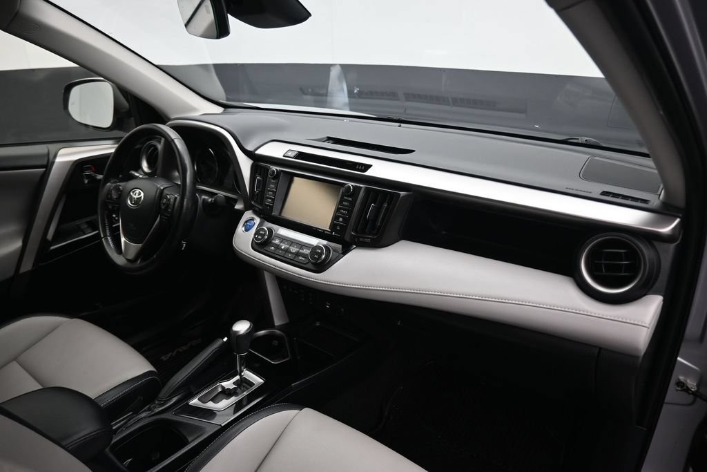Used 2018 Toyota RAV4 Limited AWD/4WD image 46