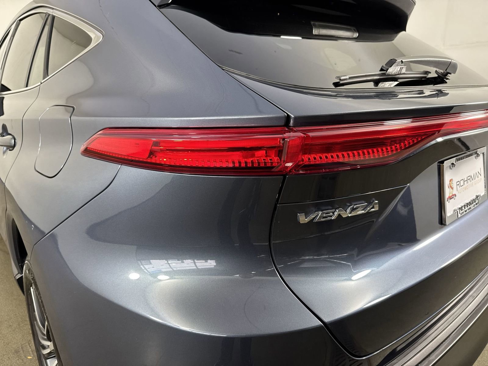 Used 2024 Toyota Venza LE image 29