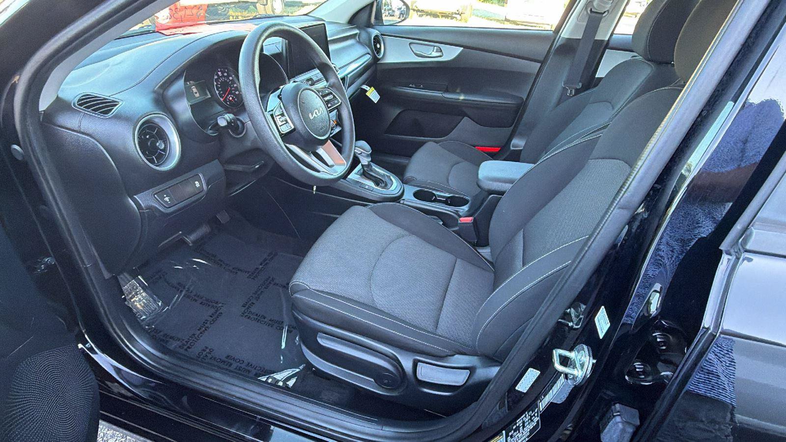 Used 2024 Kia Forte LX FWD image 3