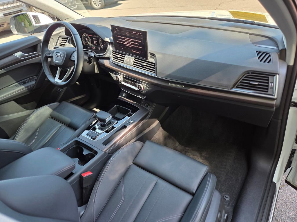 Used 2025 Audi Q5 e Premium Plus w/ Premium Plus Package AWD/4WD image 26