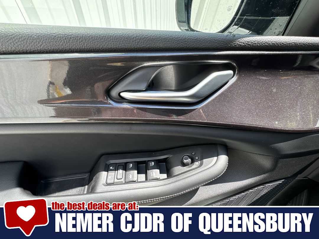Used 2023 Jeep Grand Cherokee L Laredo AWD/4WD image 13