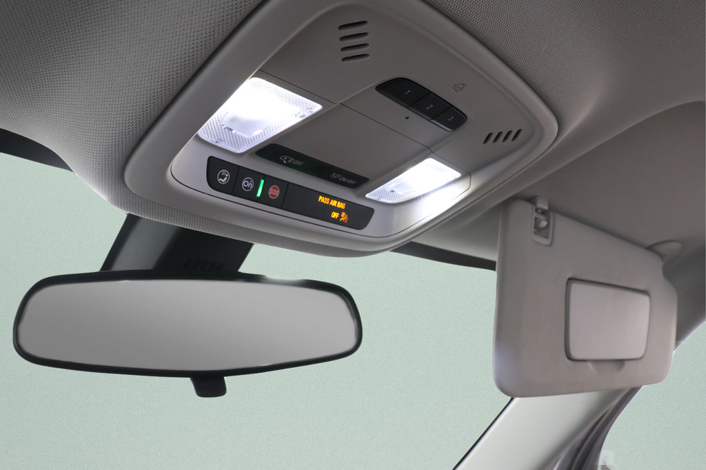 Used 2021 Chevrolet Traverse LT FWD image 16