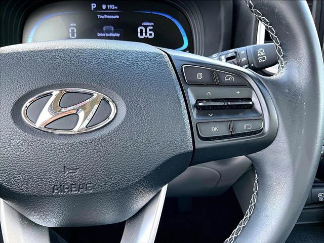 Used 2024 Hyundai Venue SEL FWD image 21