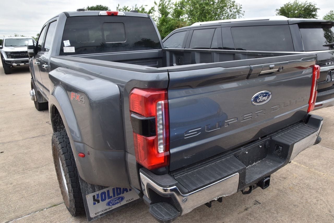 Used 2024 Ford F350 Lariat w/ Lariat Ultimate Package AWD/4WD image 6
