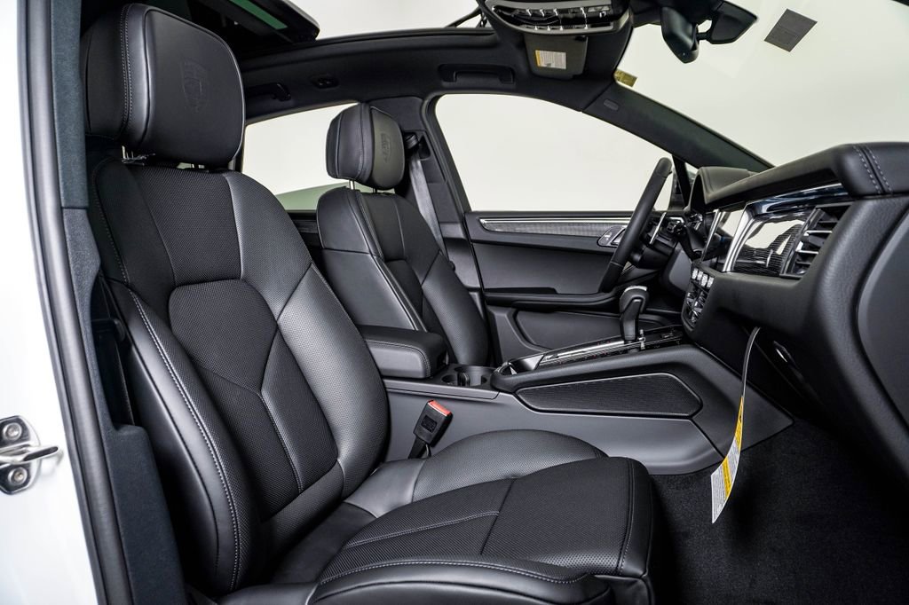 New 2026 Porsche Macan Turbo image 15
