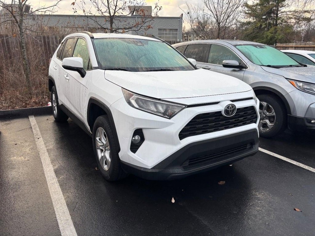 Used 2021 Toyota RAV4 XLE image 4