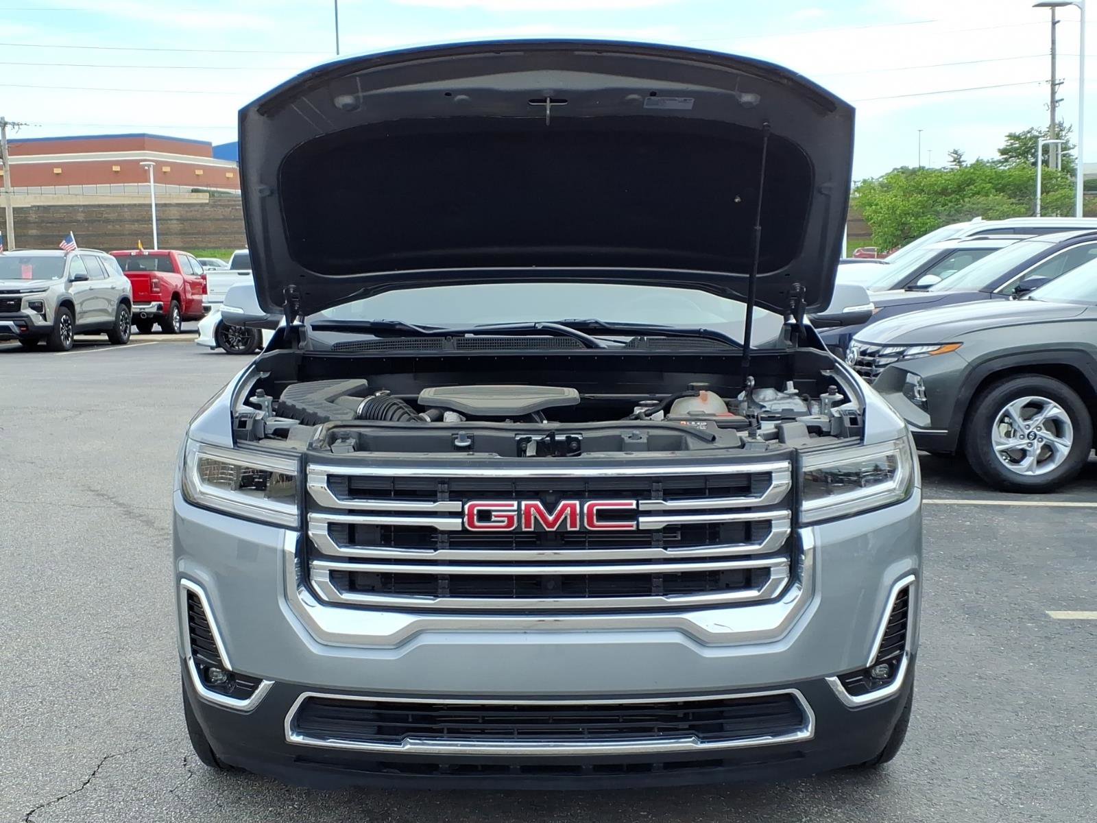Used 2023 GMC Acadia SLT w/ LPO, Floor Liner Package FWD image 33